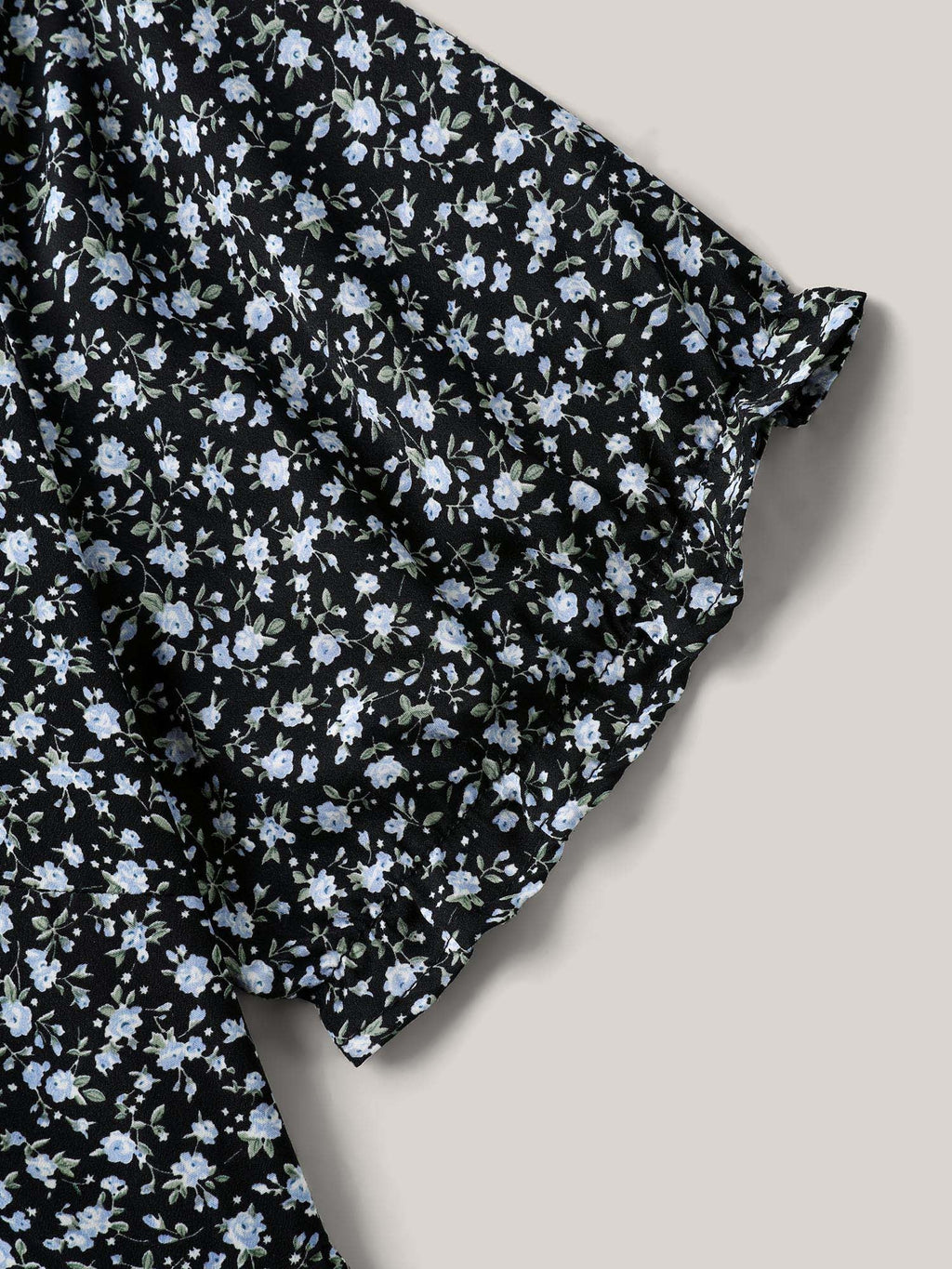 Ditsy Floral Print Bow-Tie Blouse