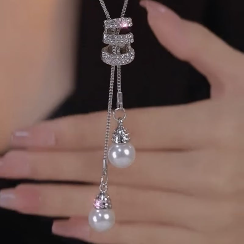 A Long Sweater Chain, Small Fragrance